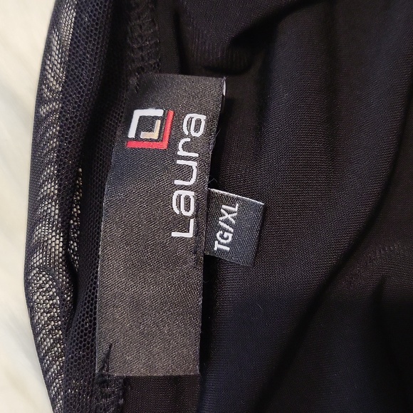 Laura long sheer sleeves - Picture 8 of 10